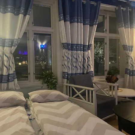 The Green House - In The Centre Of