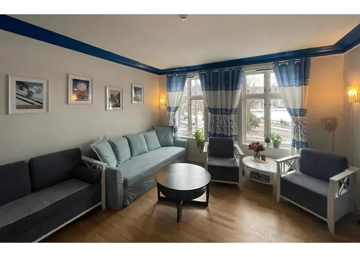 The Green House - In The Centre Of